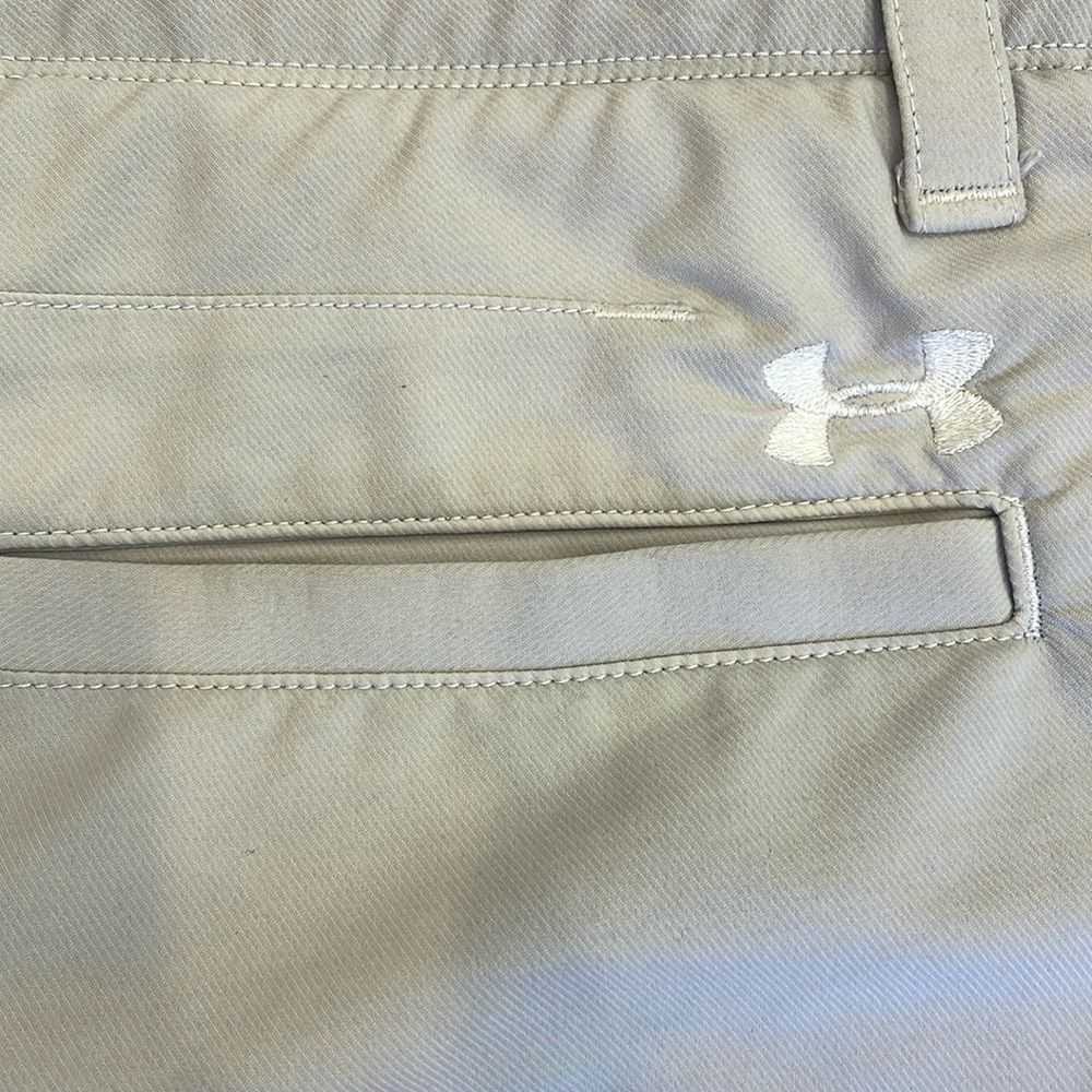Under Armour Light Grey Shorts waist 34 - Picture 4 of 6